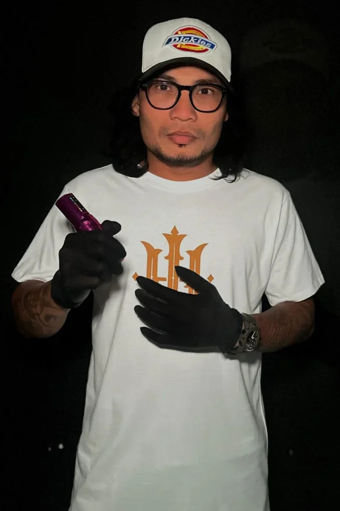 Noe Noe fine line black and white tattoo artist Hustle Ink Legian Bali